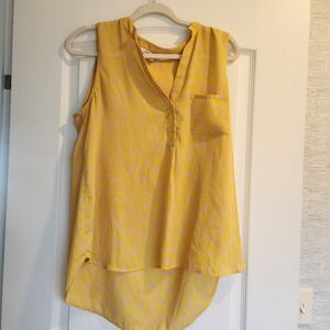Collective Concepts Yellow Sleeveless Blouse Size L Euc